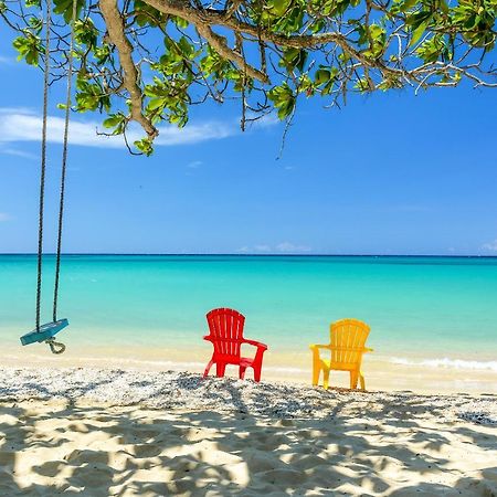 Sand And Tan Beach Hotel Ocho Rios Exterior photo