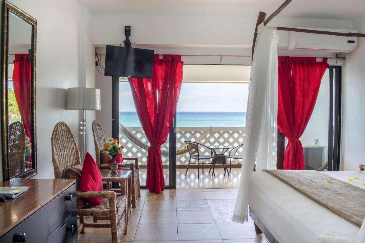 Sand And Tan Beach Hotel Ocho Rios Exterior photo