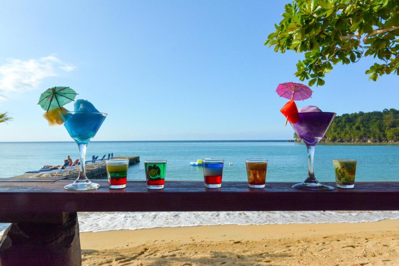 Sand And Tan Beach Hotel Ocho Rios Exterior photo