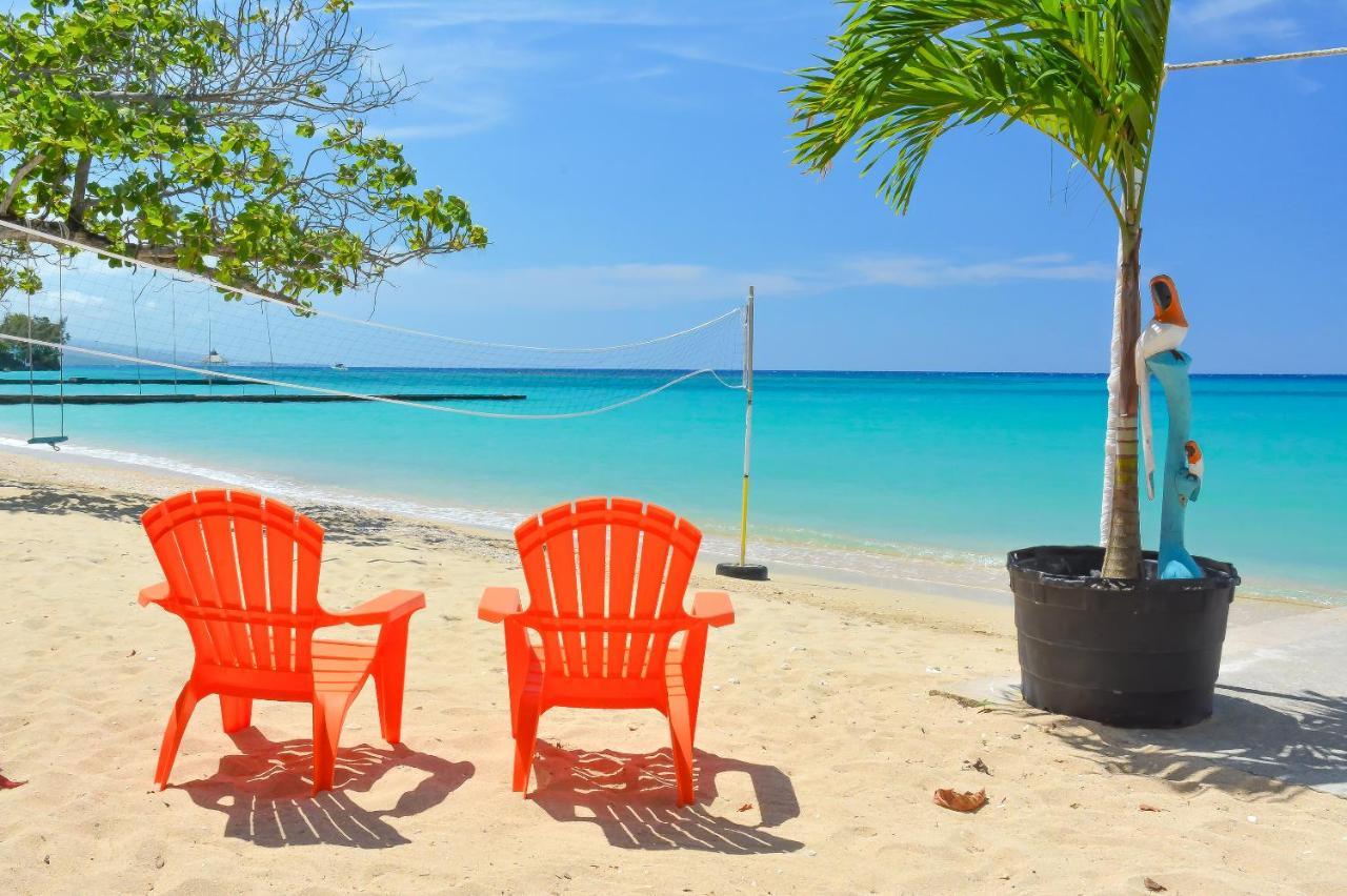 Sand And Tan Beach Hotel Ocho Rios Exterior photo