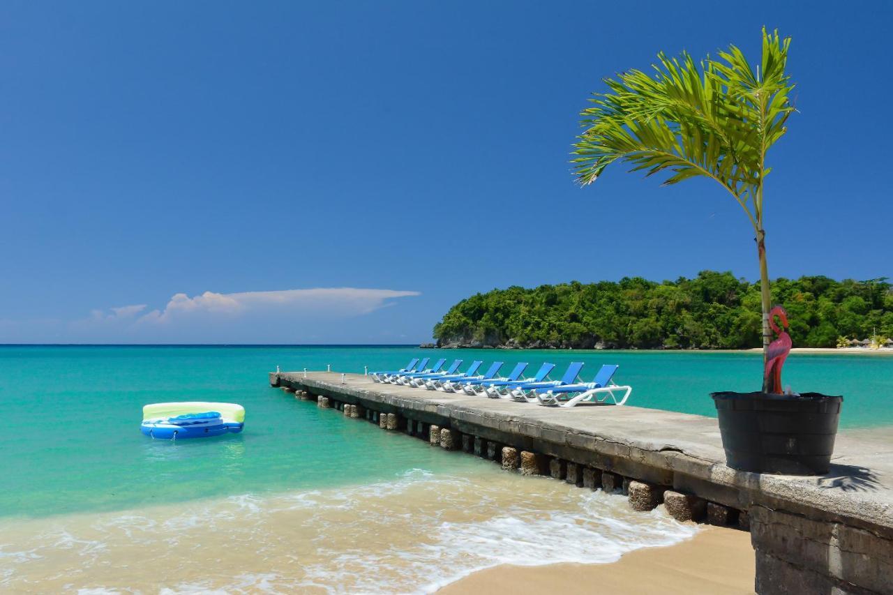 Sand And Tan Beach Hotel Ocho Rios Exterior photo