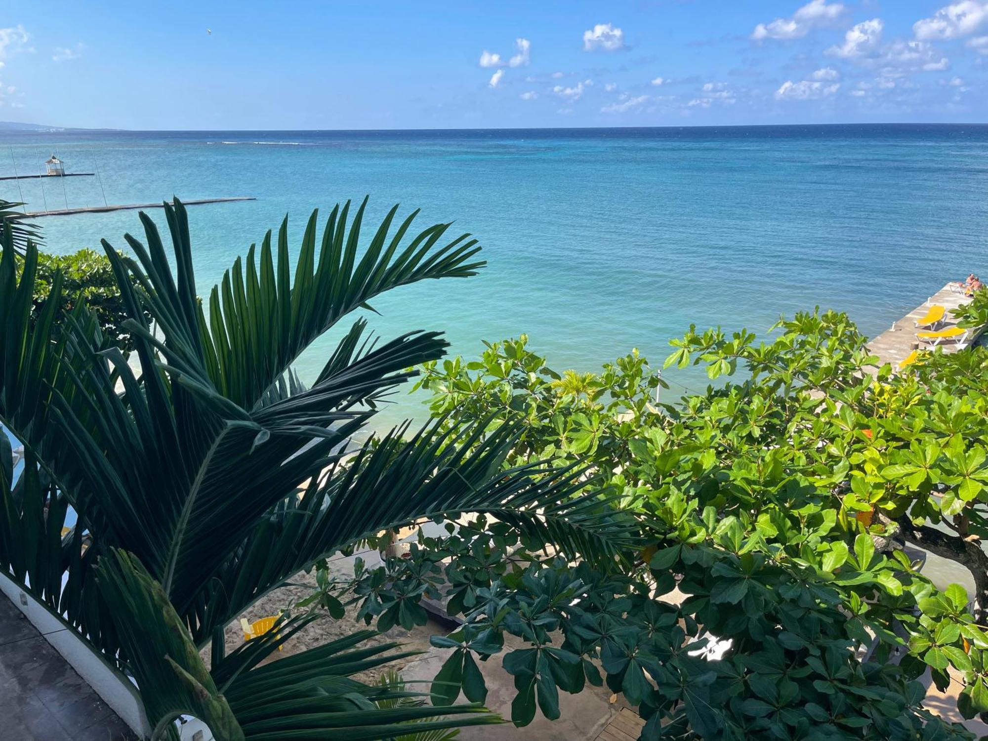 Sand And Tan Beach Hotel Ocho Rios Exterior photo