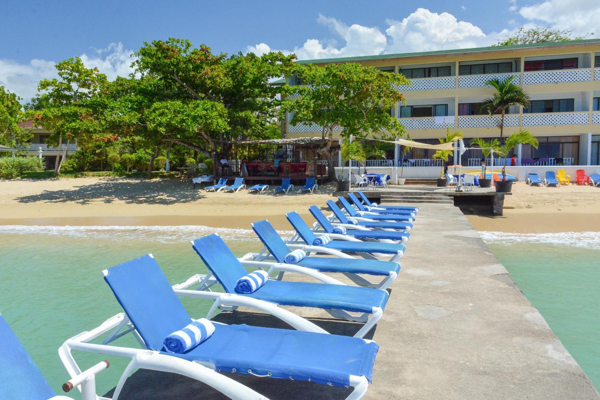 Sand And Tan Beach Hotel Ocho Rios Exterior photo